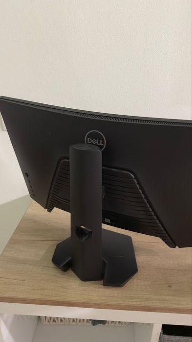 Monitor Dell 165hz curbat