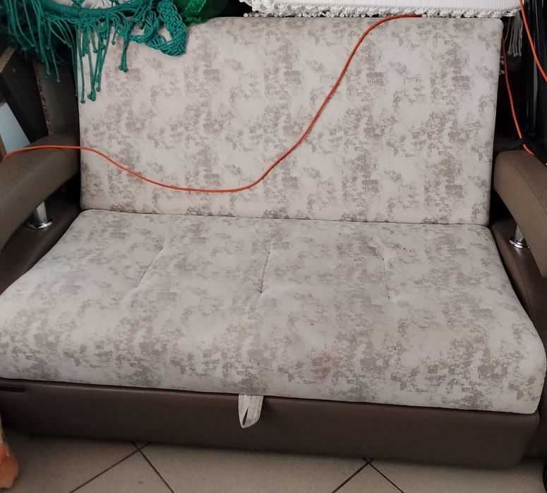 Диван книжка.вместительный!