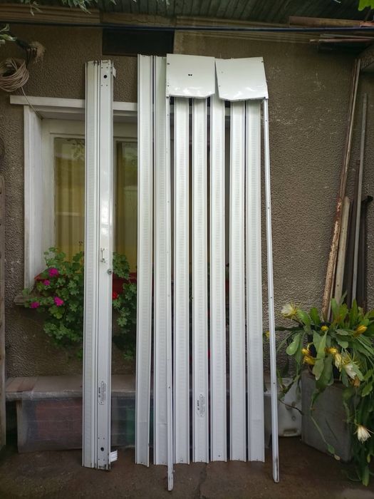 Ролетна (охранителна) щора