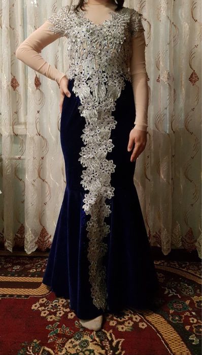 Вечернее платье сшито на заказ