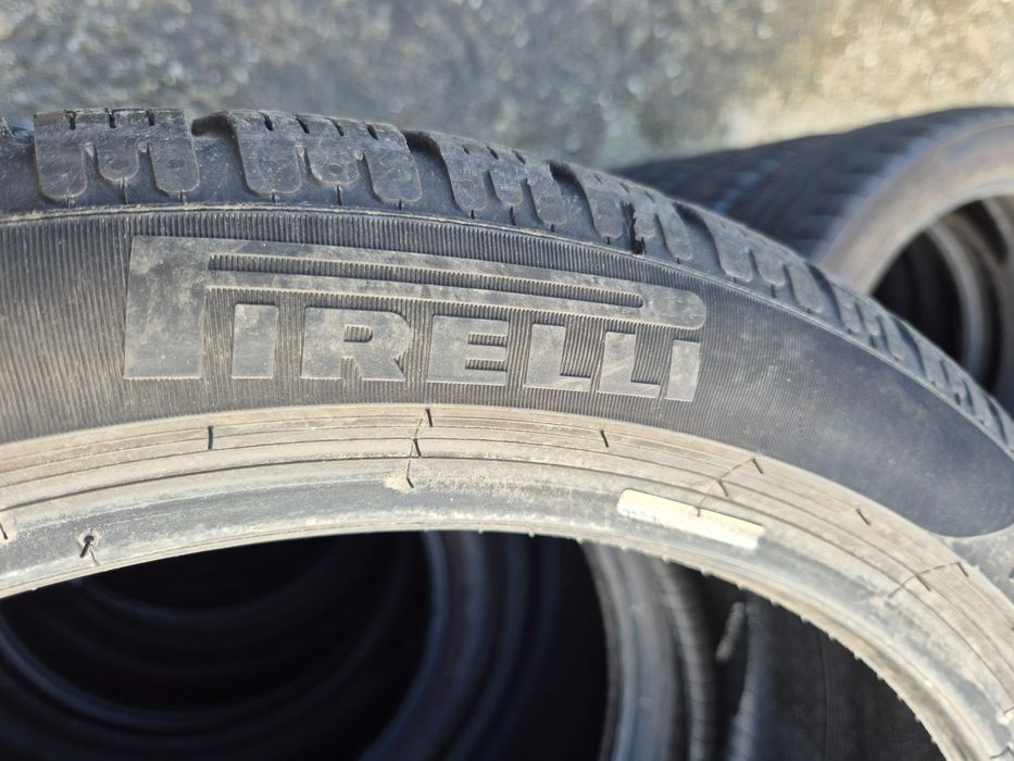 2 Anvelope de IARNA - 265/35/20 - PIRELLI - CA UNELE NOI , aprox 7.5 MM - DOT 2022 AO OEM AUDI A7 !