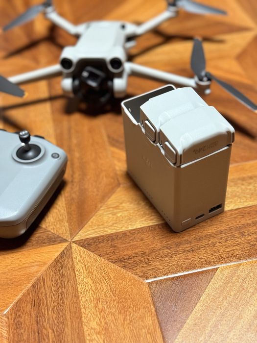 DJI Mini 3 Pro + Fly More Combo – Stare Impecabilă, Ca Nouă!