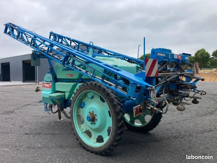 Instalatie erbicidat Berthoud Racer