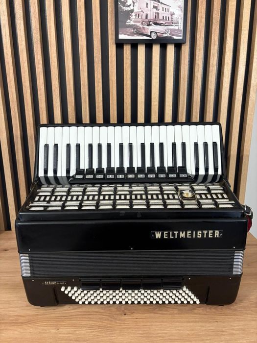 Acordeon Weltmeister Serino Deluxe cu 120 de basi