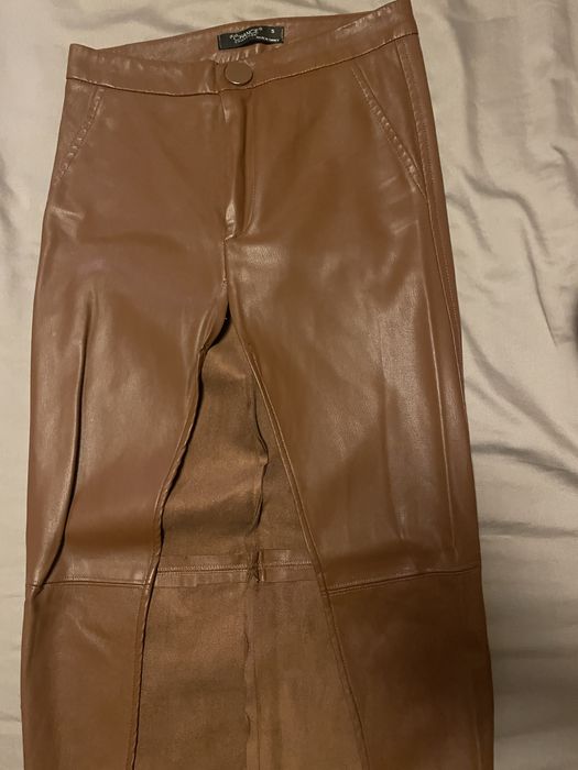 Кожена пола с цепка отпред