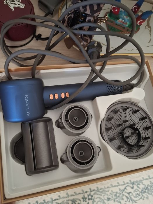 Продам фен Aulandi в отличном состоянии новый