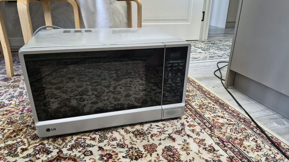 Продам микроволновку LG