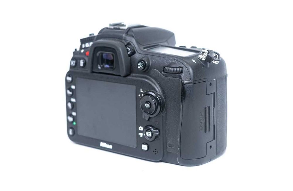 Nikon D7100 - BODY - DSLR - 103.000 de cadre