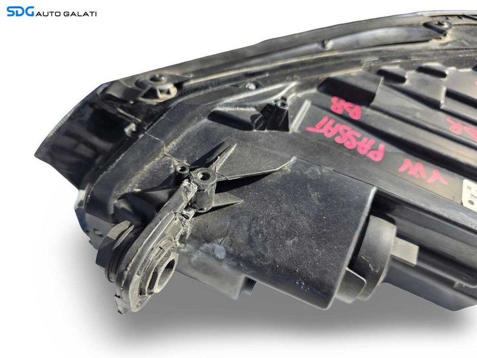 Far Dreapta FARA Xenon Volkswagen Passat B8 2014 - 2019 [L0894]
