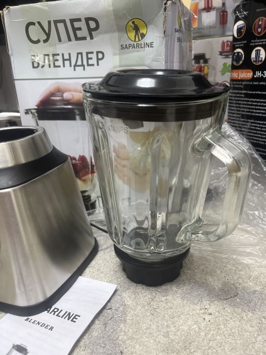 Продам новый полноразмерный блендер