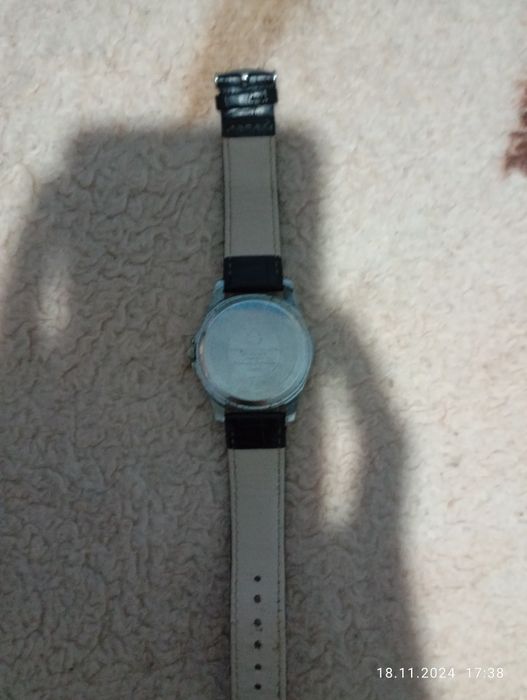 Продам часы OMAX