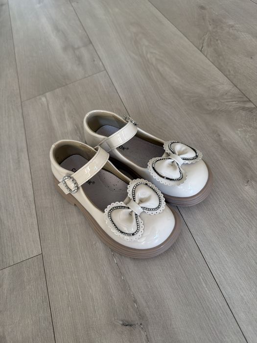 Продам Детские туфли