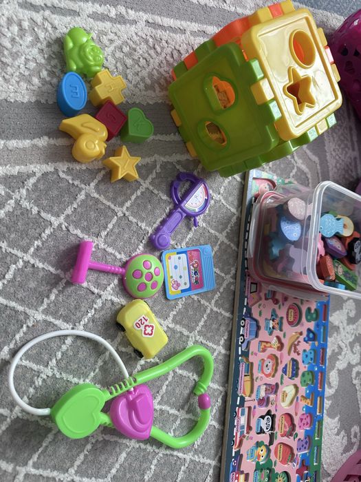 Ойыншықтар сатылады