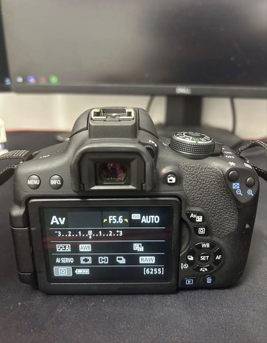 Camera Canon EOS750D