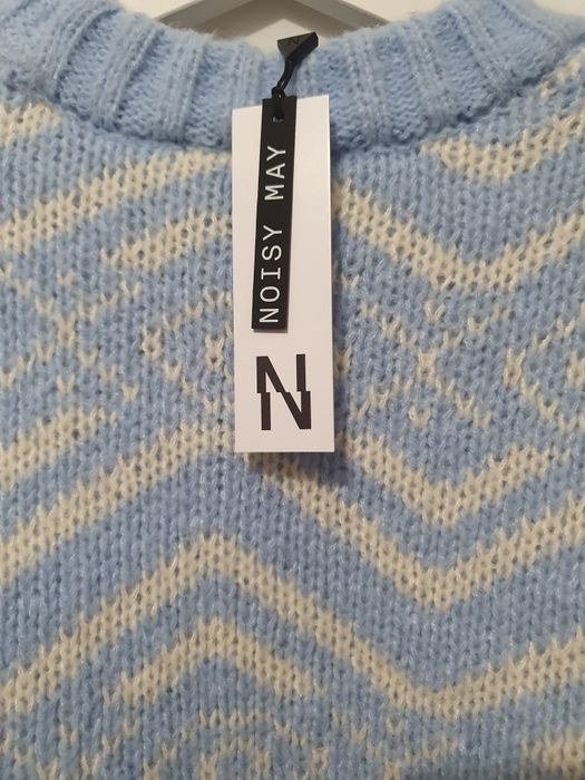 Pulover de iarna cu eticheta