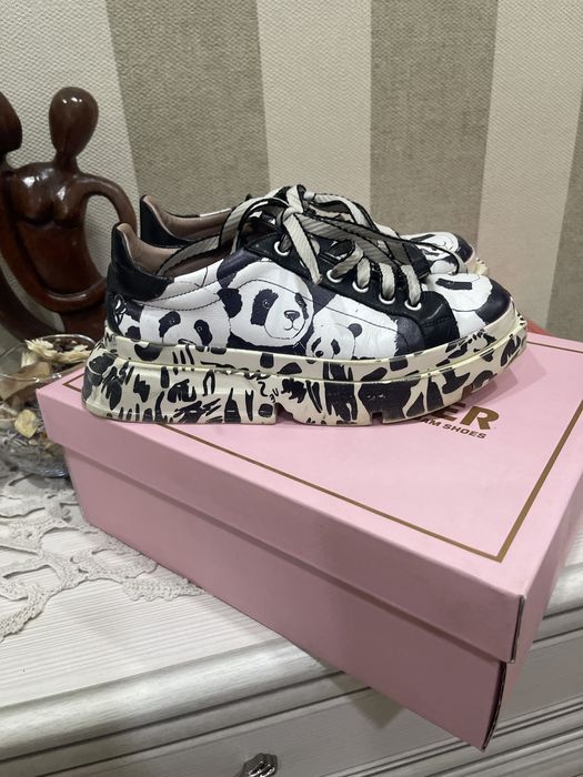 Кроссовки для девочки