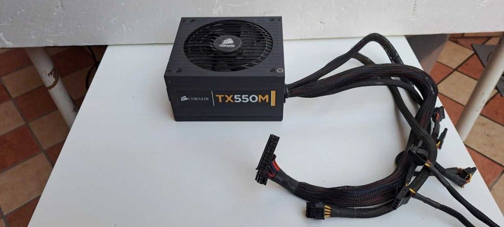 Corsair TX550M — 550 Watt 80 Plus® Gold захранване psu