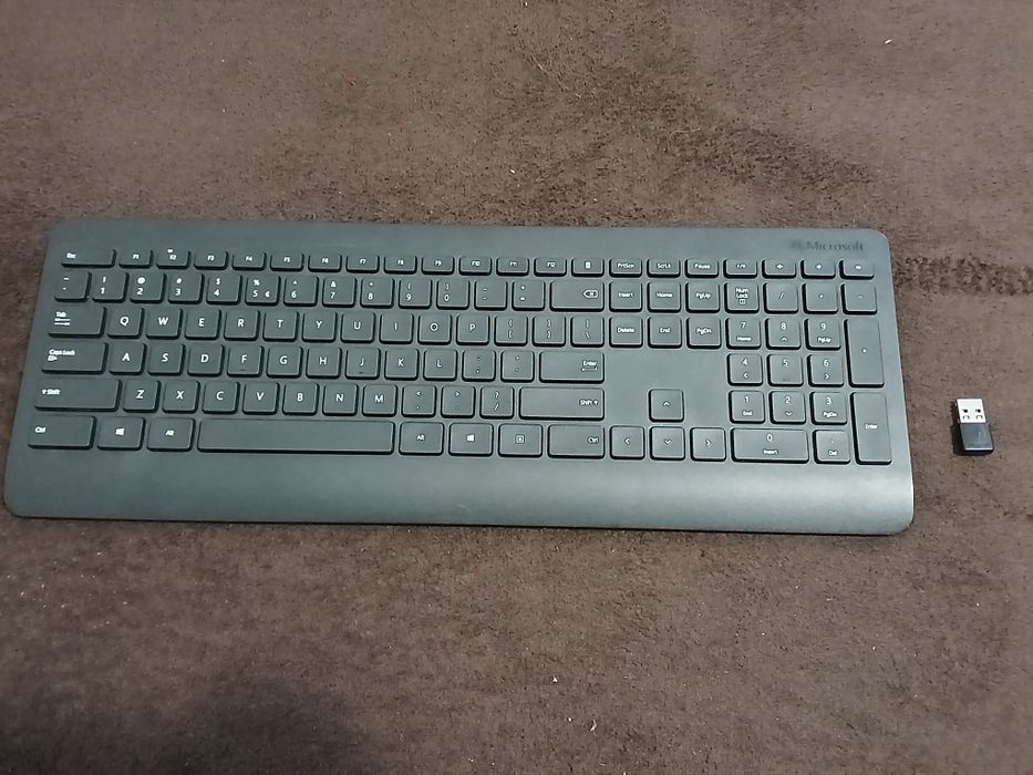 Vând tastatură wireless Microsoft. URGENT.NEGOCIABIL!!