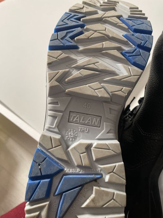 мужской ботинка