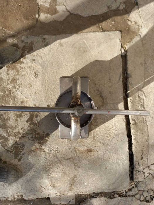 Анор сикувчи аппарат (аппарат для сжимания гранат)