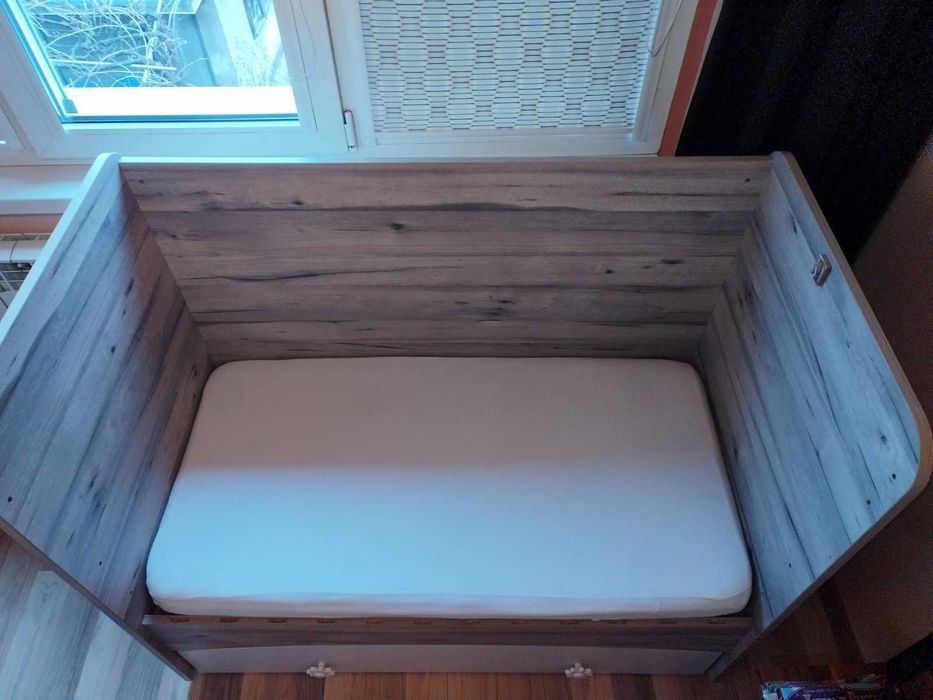 Детско легло с люлеещ механизъм "Краси" + 2 матрака 60х120