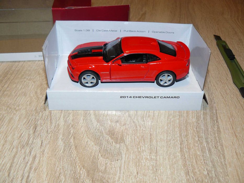 Macheta Auto De Colectie CHEVROLET CAMARO Scara 1:38,Noua Kinsmart