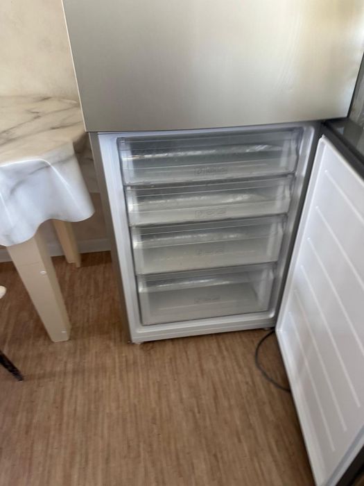 Продам холодильник HAIER, двухкамерный.