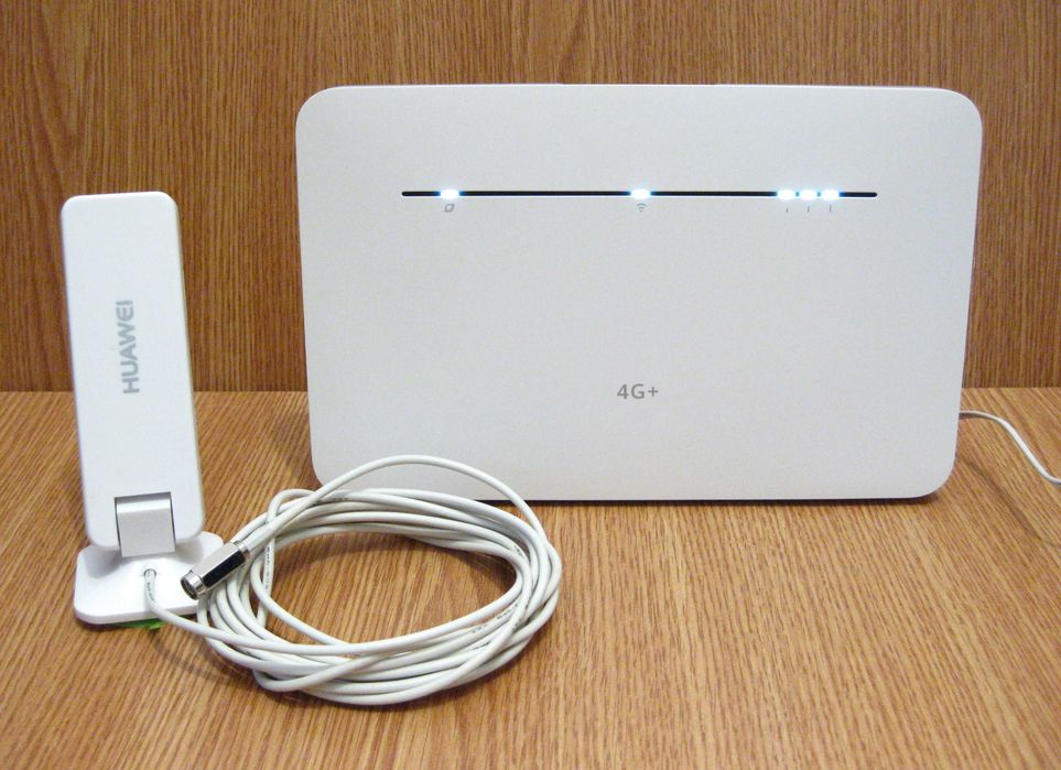 Huawei B535-333 router WiFi modem cu SIM antena externa 4G+ LTE 400Mbs