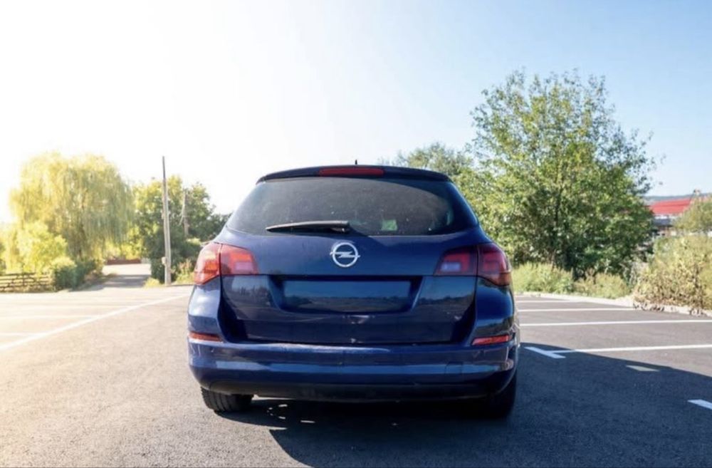 Opel Astra J Sport Tourer