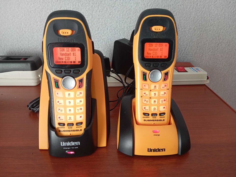 2в1.Продам радиотелефон две трубки на один телефонный номер.