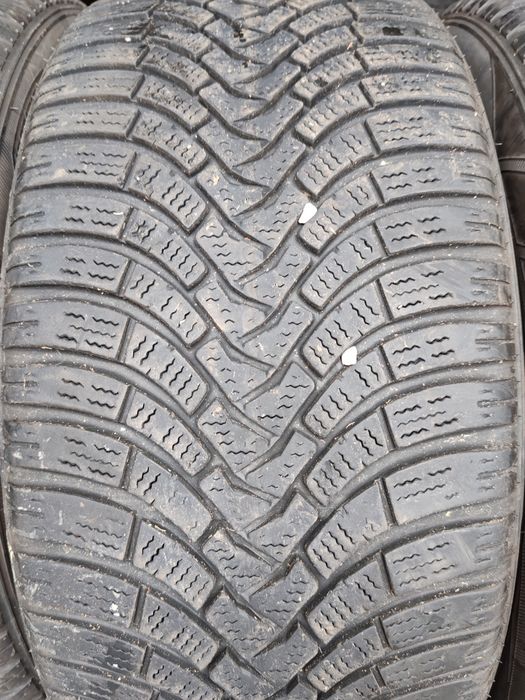 245 45 18. Falken. AN 2020.