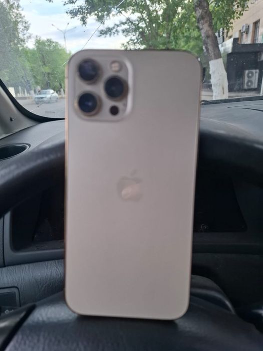 Продам Iphone 12 pro max