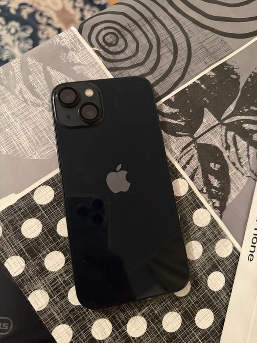 Продам iPhone 13 в идеальном состоянии