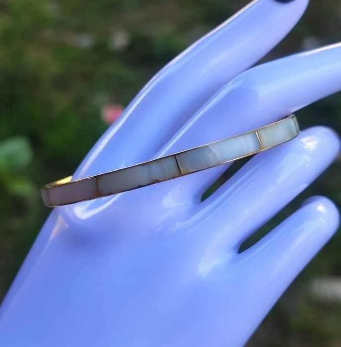 Veche bratara din alama cu sidef incrustat, copii