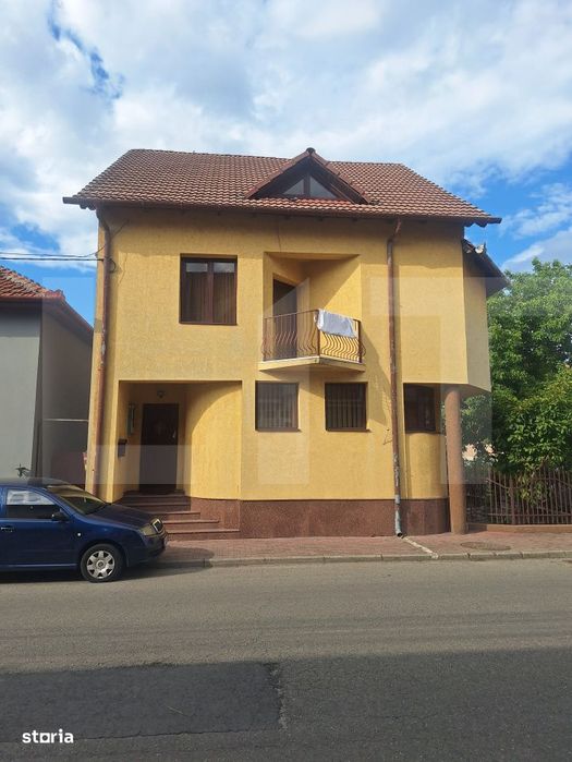 Casa de vanzare, 395 mp, zona Cotu Mic