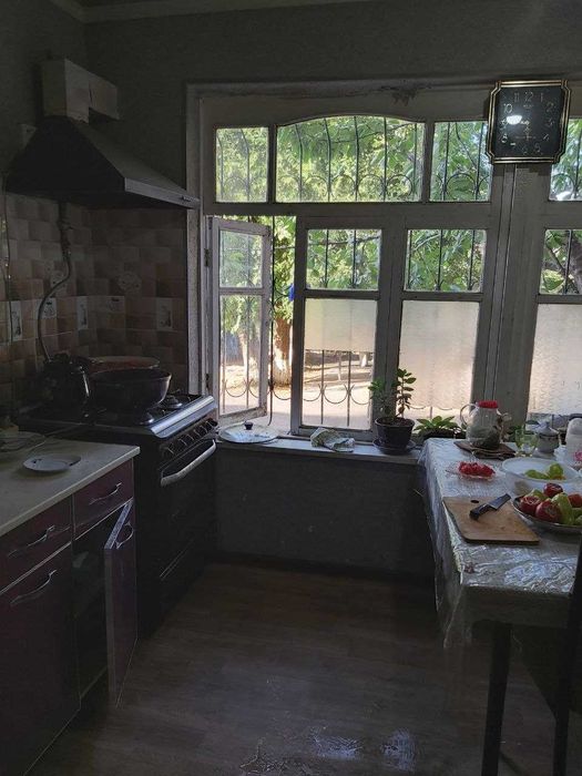 Нархи тушди Срочно яна келишилади Юнус-Обод Ботаника Боғи яқинида