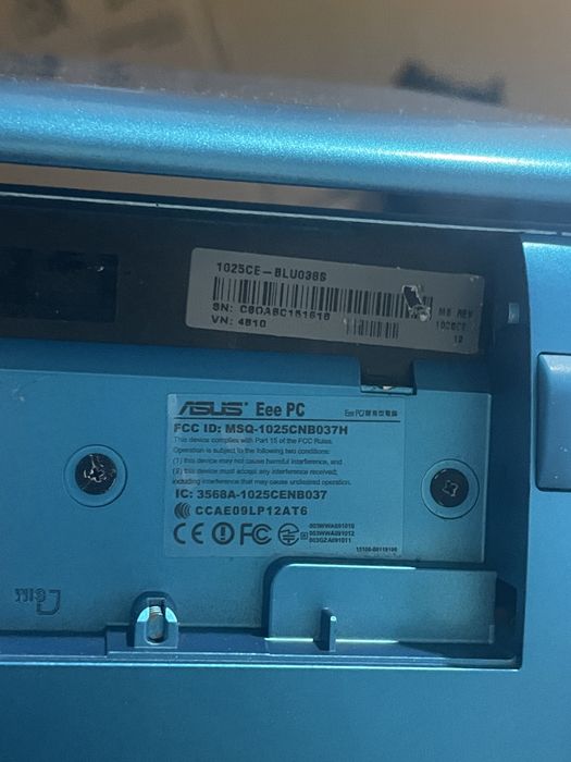 Нетбук Asus 1025СЕ