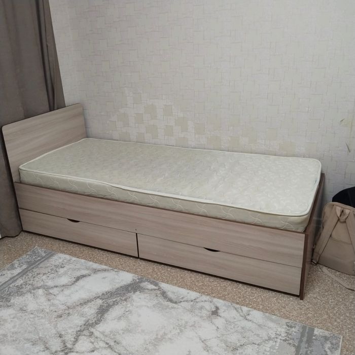 Продам кровать и комод