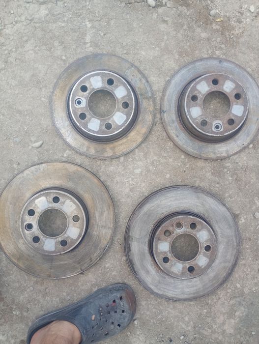 Vând discuri de frână pt Volkswagen Sharan