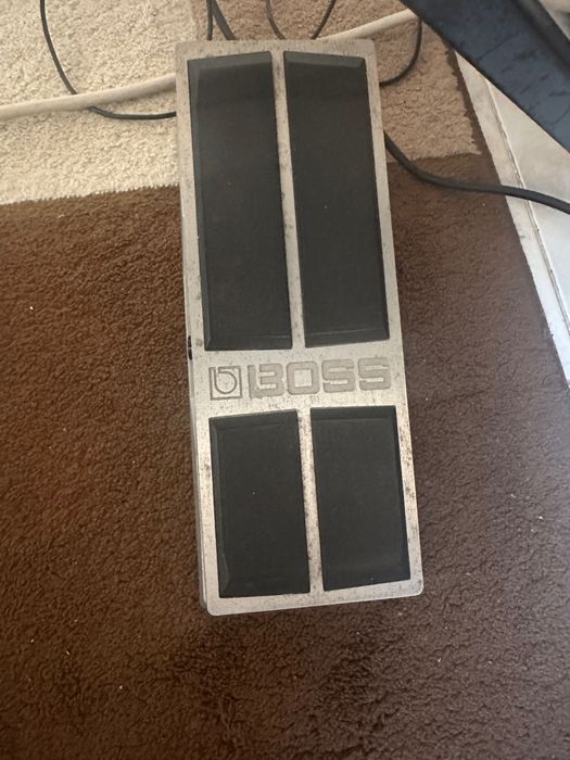 Продавам педал експрешън Boss