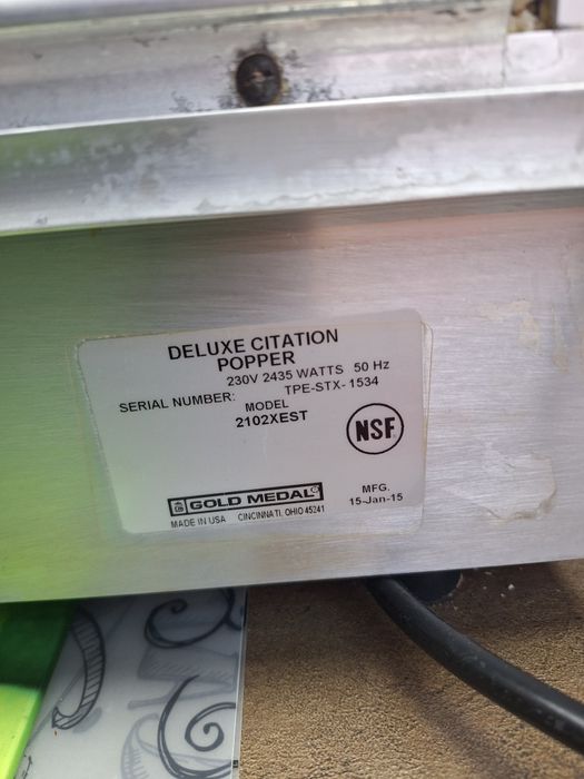 Mașină/aparat de popcorn ultra profesională marca Gold Medal Made în USA.  Preț 1600€ fix!