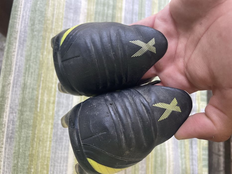 Бутонки:Adidas10