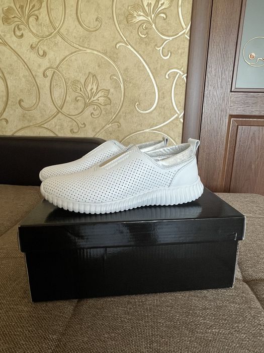 Продам женскую обувь