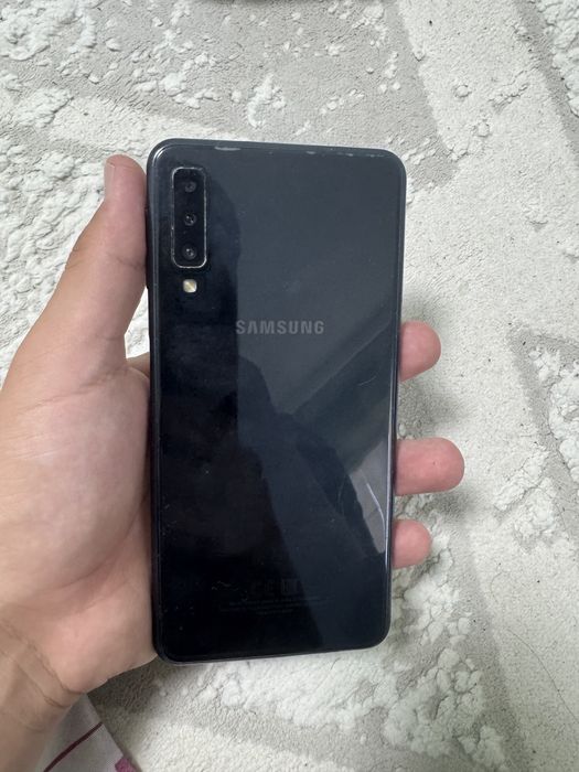 Samsung A7 64gb.