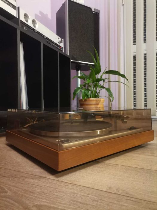 Продавам грамофон PHILIPS GA427