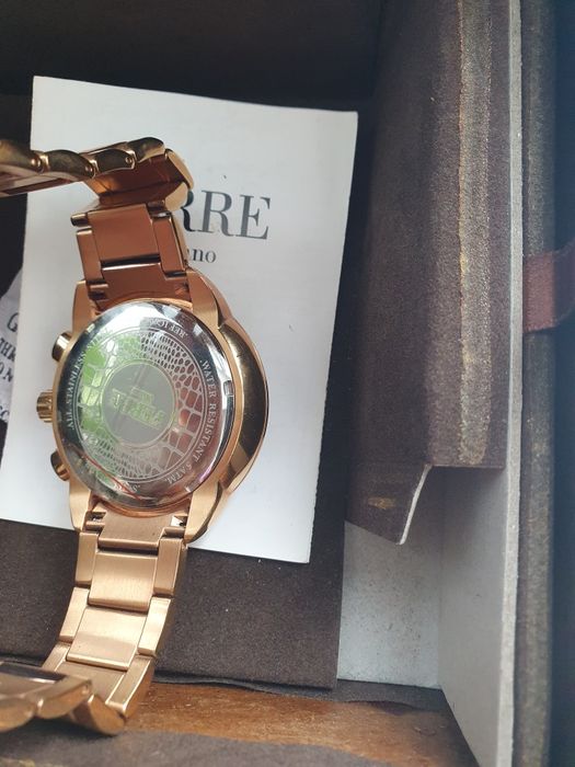 Продам часы FERRO