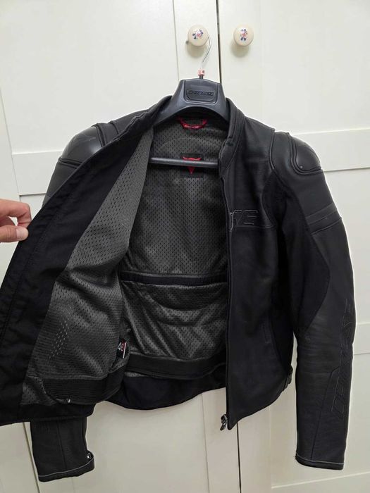 Geaca moto piele Dainese Agile – mărimea 46 (S), stare excelentă