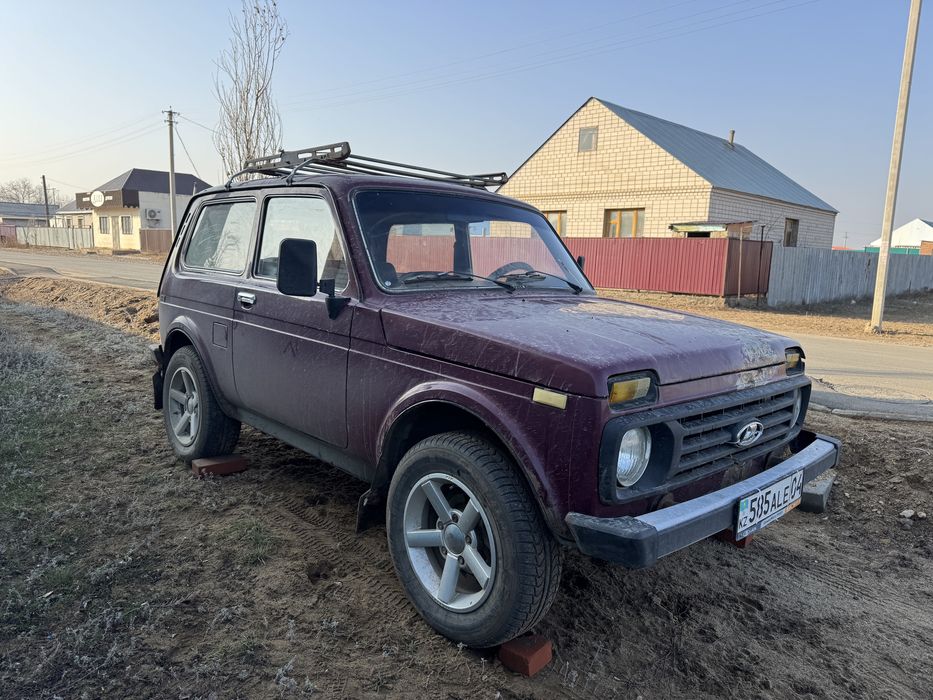 Нива  2121 машина