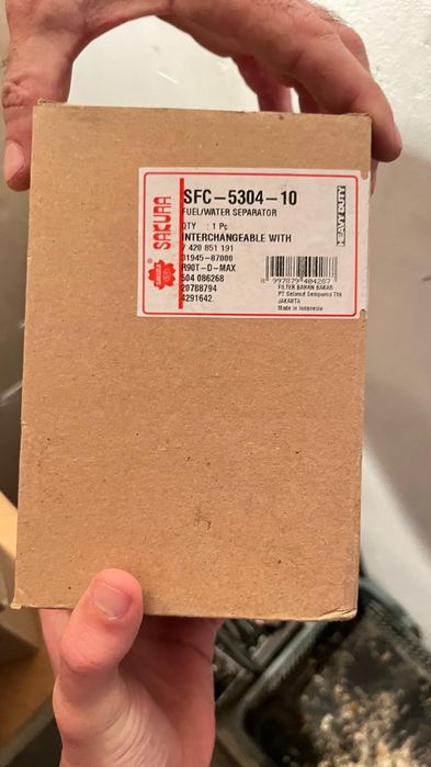 Топливный фильтр наружной. Воздушный фильтр