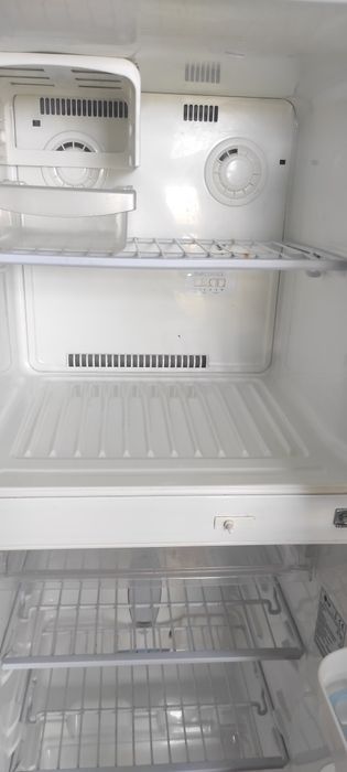 Продам холодильники в рабочем састаяние  LG